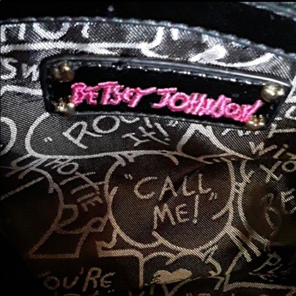 Betsey Johnson Pop Flower Fuchsia Crossbody Bag - Picture 8 of 8